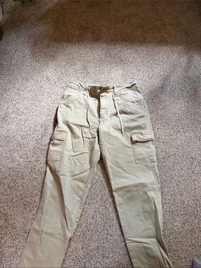 Universal Thread Women’s Cargo Pants in Light Green with Removable Drawstring